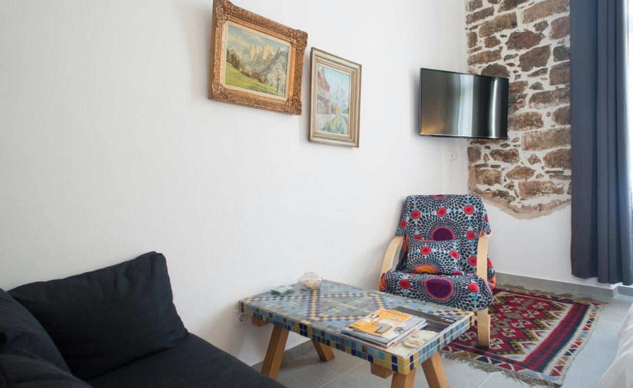 A Litte Taste Of Home Guest House أثينا المظهر الخارجي الصورة