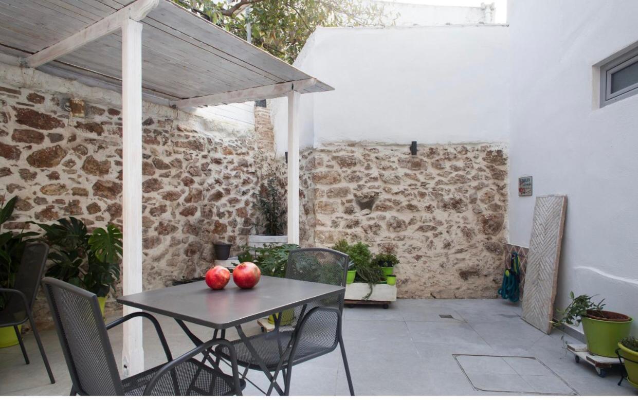 A Litte Taste Of Home Guest House أثينا المظهر الخارجي الصورة