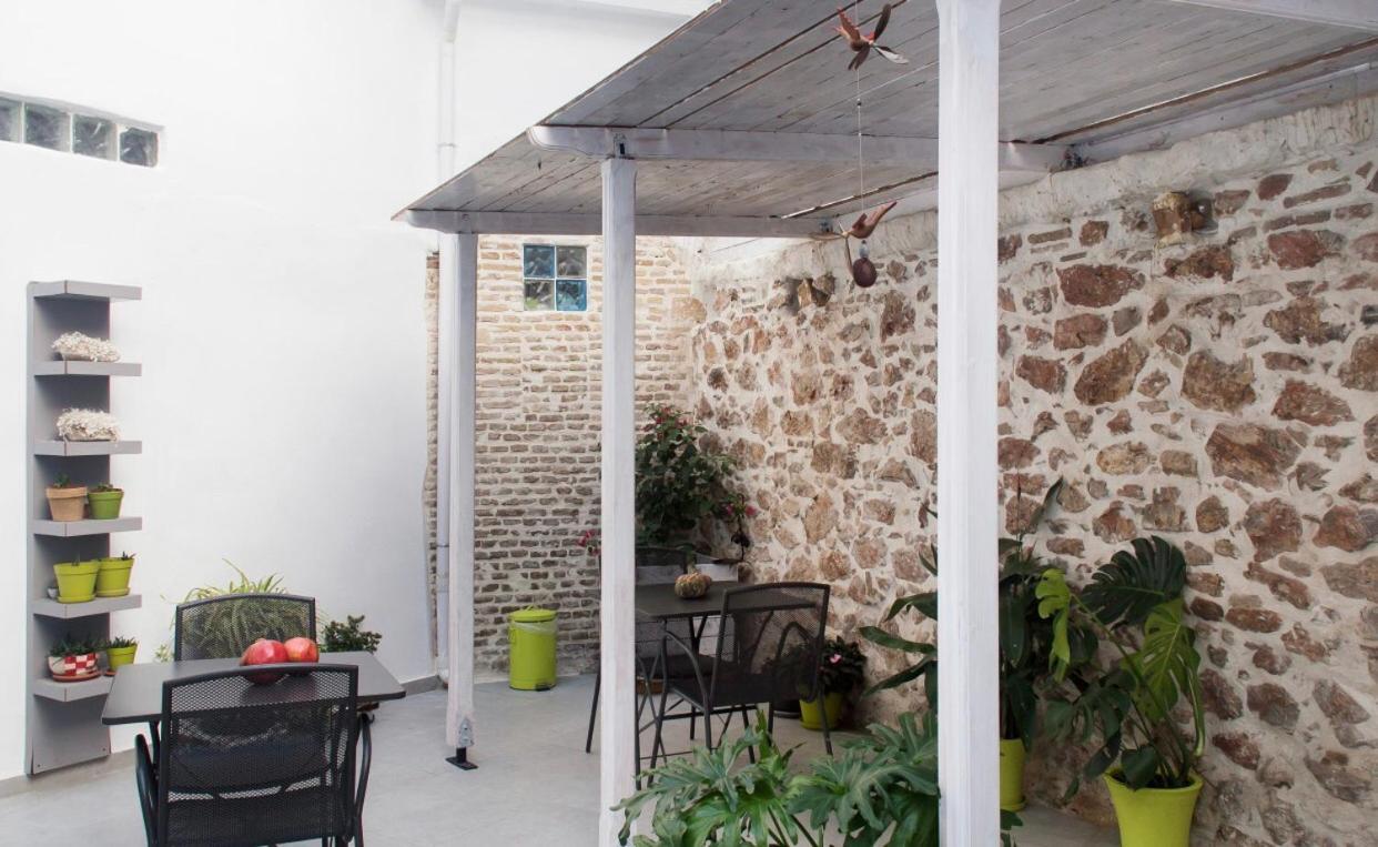 A Litte Taste Of Home Guest House أثينا المظهر الخارجي الصورة