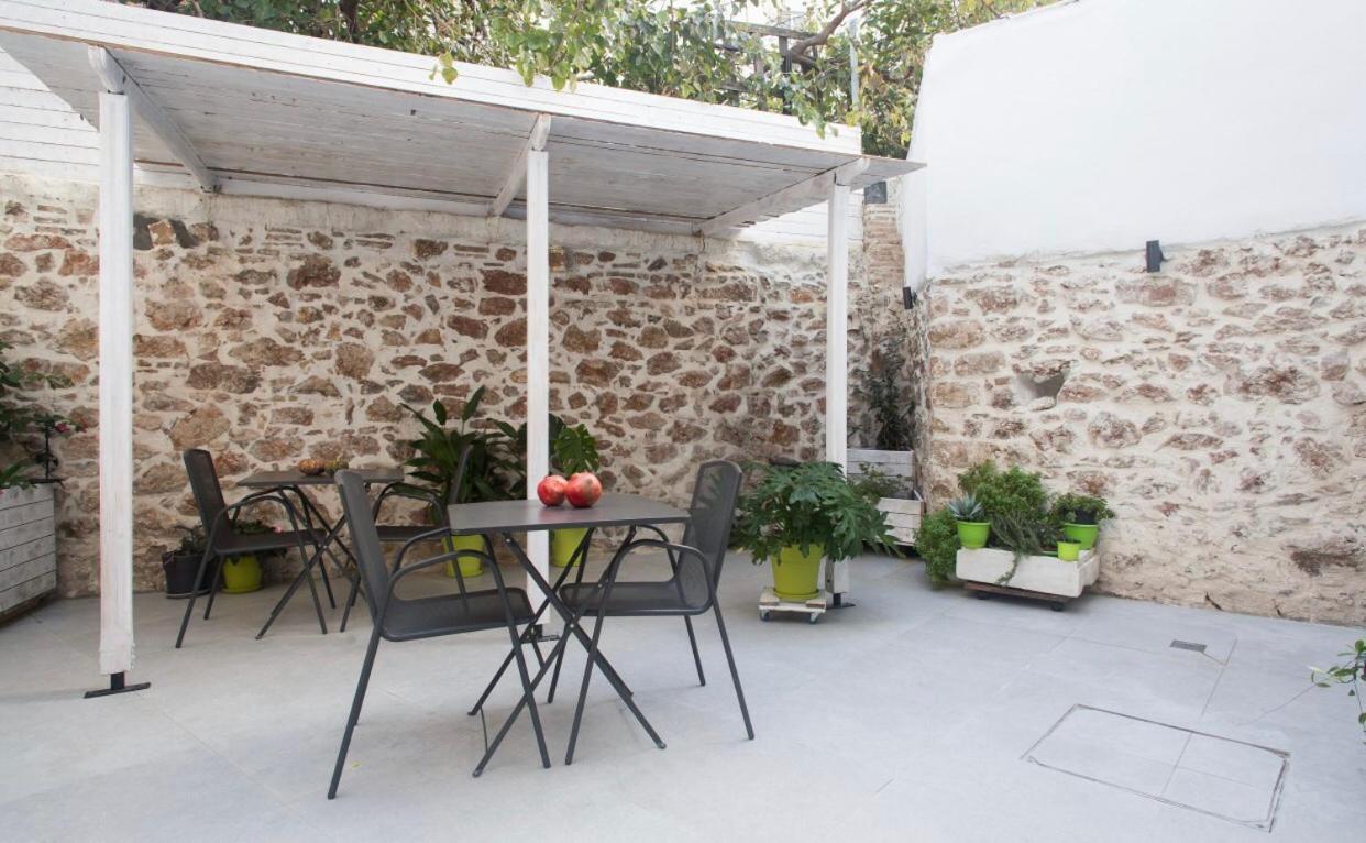 A Litte Taste Of Home Guest House أثينا المظهر الخارجي الصورة